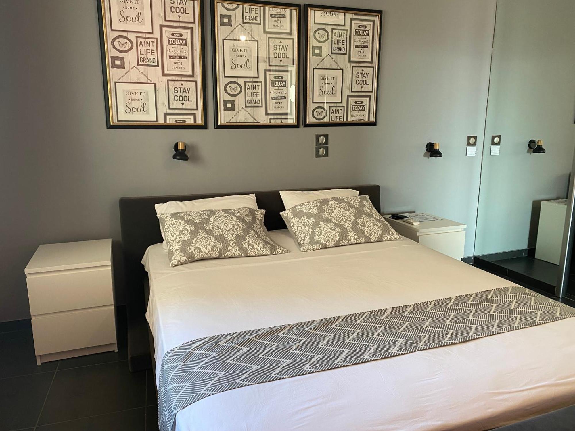 Luxury View Apartment 10Min From Athens Airport Koropion Bagian luar foto